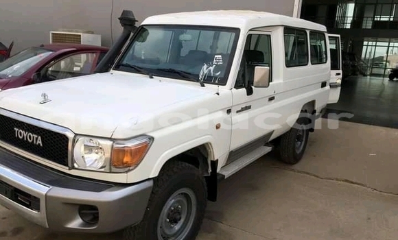 Comprar Usado Toyota Land Cruiser Branco Carro em Luanda em Luanda Province Comprar Usado Toyota Land Cruiser Branco Carro em Luanda em Luanda Province