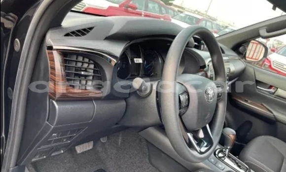 Buy Used Toyota Hilux Black Car in Luanda in Luanda Province Buy Used Toyota Hilux Black Car in Luanda in Luanda Province