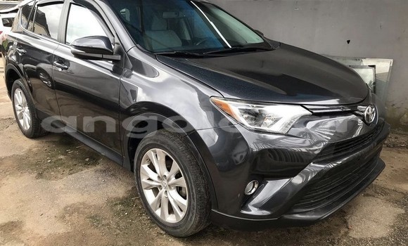 Comprar Usado Toyota RAV4 Preto Carro em Luanda em Luanda Province
