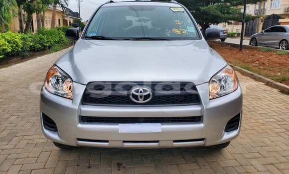 Comprar Usado Toyota RAV4 Prata Carro em Luanda em Luanda Province Comprar Usado Toyota RAV4 Prata Carro em Luanda em Luanda Province