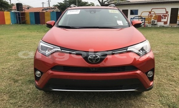 Acheter Occasion Voiture Toyota RAV4 Rouge à Luanda, Province de Luanda Acheter Occasion Voiture Toyota RAV4 Rouge à Luanda, Province de Luanda