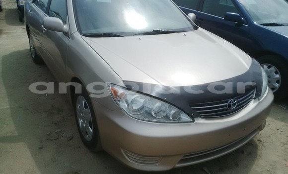 Comprar Usado Toyota Camry Prata Carro em Luanda em Luanda Province