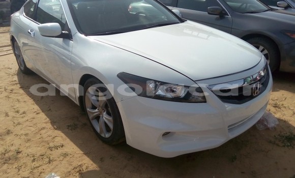 Buy Used Honda Concerto White Car in Luanda in Luanda Province