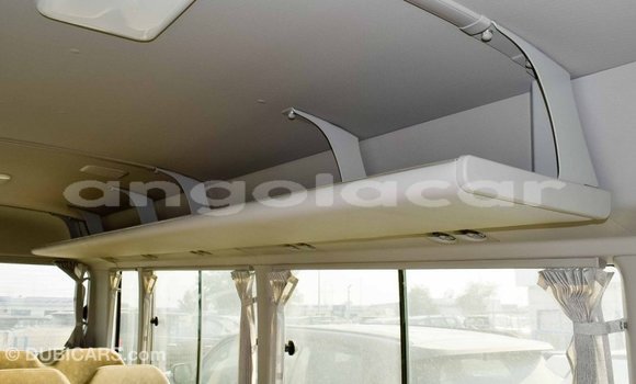 Comprar Importar Toyota Coaster Branco Carro em Import - Dubai em Bengo Province Comprar Importar Toyota Coaster Branco Carro em Import - Dubai em Bengo Province