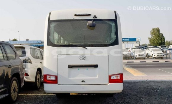 Comprar Importar Toyota Coaster Branco Carro em Import - Dubai em Bengo Province Comprar Importar Toyota Coaster Branco Carro em Import - Dubai em Bengo Province