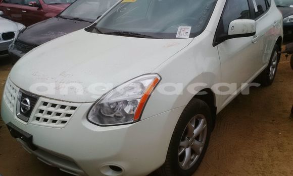 Buy Used Nissan Rogue White Car in Luanda in Luanda Province