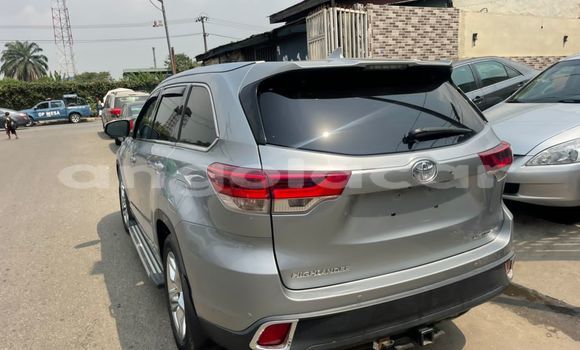 Comprar Usado Toyota Highlander Outro Carro em Luanda em Luanda Province Comprar Usado Toyota Highlander Outro Carro em Luanda em Luanda Province