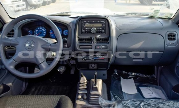 Comprar Importar Nissan NP 300 Branco Carro em Import - Dubai em Bengo Province Comprar Importar Nissan NP 300 Branco Carro em Import - Dubai em Bengo Province