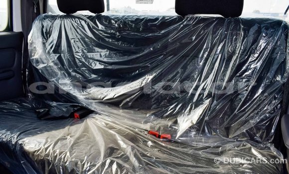 Comprar Importar Nissan NP 300 Branco Carro em Import - Dubai em Bengo Province Comprar Importar Nissan NP 300 Branco Carro em Import - Dubai em Bengo Province