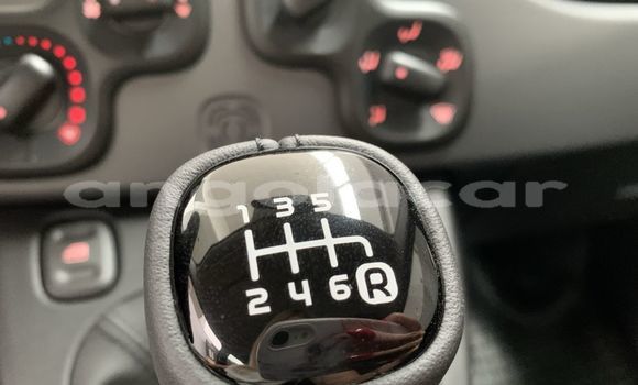 Comprar Novo Fiat Panda Branco Carro em Luanda em Luanda Province Comprar Novo Fiat Panda Branco Carro em Luanda em Luanda Province