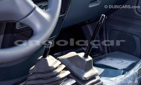 Comprar Importar Nissan NP 300 Branco Carro em Import - Dubai em Bengo Province Comprar Importar Nissan NP 300 Branco Carro em Import - Dubai em Bengo Province