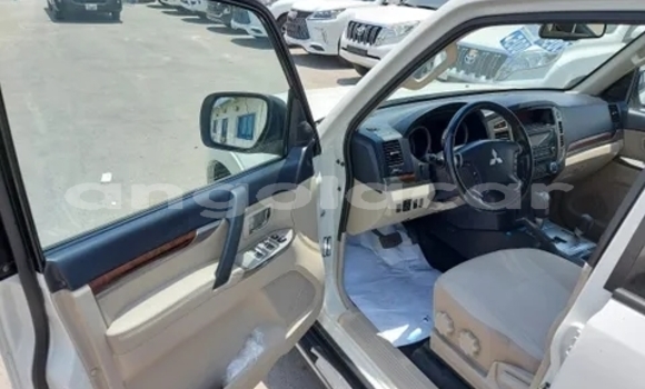 Acheter Occasion Voiture Mitsubishi Pajero Blanc à Luanda, Province de Luanda Acheter Occasion Voiture Mitsubishi Pajero Blanc à Luanda, Province de Luanda
