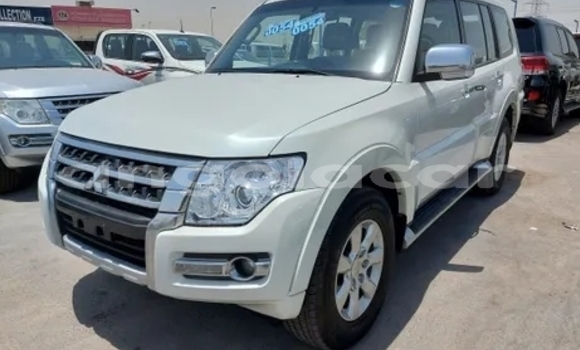 Acheter Occasion Voiture Mitsubishi Pajero Blanc à Luanda, Province de Luanda Acheter Occasion Voiture Mitsubishi Pajero Blanc à Luanda, Province de Luanda