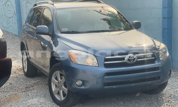 Comprar Usado Toyota RAV4 Azul Carro em Luanda em Luanda Province Comprar Usado Toyota RAV4 Azul Carro em Luanda em Luanda Province