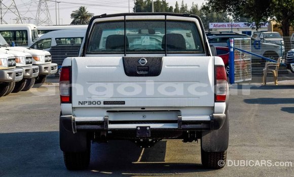 Comprar Importar Nissan NP 300 Branco Carro em Import - Dubai em Bengo Province Comprar Importar Nissan NP 300 Branco Carro em Import - Dubai em Bengo Province