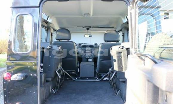 Comprar Usado Land Rover Defender Preto Carro em Luanda em Luanda Province Comprar Usado Land Rover Defender Preto Carro em Luanda em Luanda Province