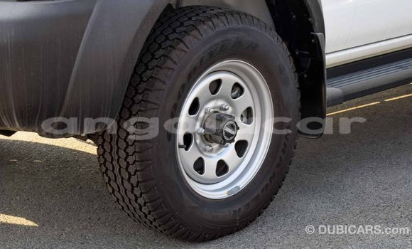 Comprar Importar Nissan NP 300 Branco Carro em Import - Dubai em Bengo Province Comprar Importar Nissan NP 300 Branco Carro em Import - Dubai em Bengo Province