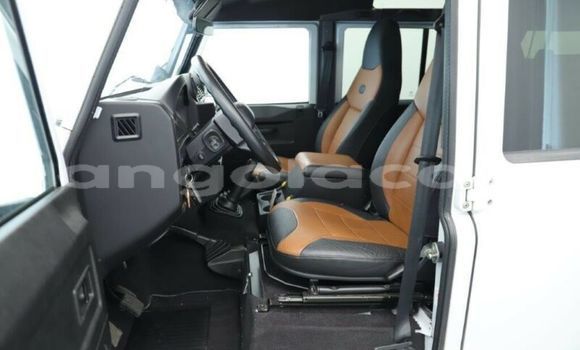 Comprar Usado Land Rover Defender Branco Carro em Luanda em Luanda Province Comprar Usado Land Rover Defender Branco Carro em Luanda em Luanda Province