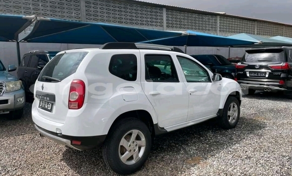 Acheter Occasion Voiture Renault Duster Blanc à Luanda, Province de Luanda Acheter Occasion Voiture Renault Duster Blanc à Luanda, Province de Luanda