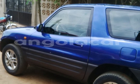 Comprar Usado Toyota RAV4 Azul Carro em Luanda em Luanda Province Comprar Usado Toyota RAV4 Azul Carro em Luanda em Luanda Province