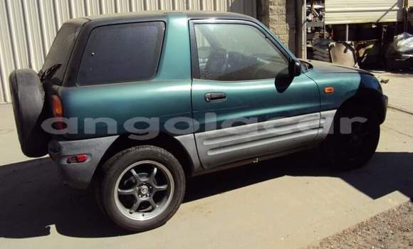 Comprar Usado Toyota RAV4 Verde Carro em Namibe em Namibe Province Comprar Usado Toyota RAV4 Verde Carro em Namibe em Namibe Province