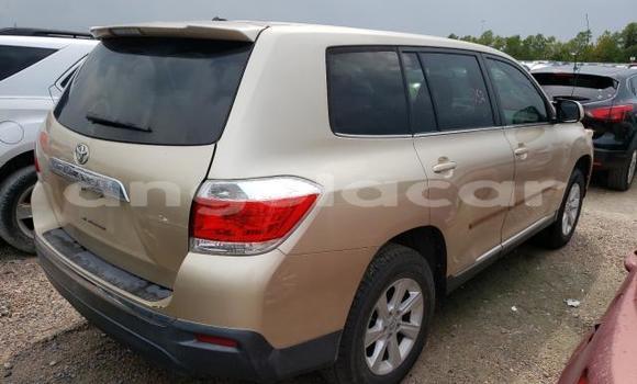 Comprar Usado Toyota Highlander Prata Carro em Luanda em Luanda Province Comprar Usado Toyota Highlander Prata Carro em Luanda em Luanda Province