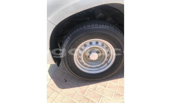 Comprar Importar Toyota Prado Branco Carro em Import - Dubai em Bengo Province Comprar Importar Toyota Prado Branco Carro em Import - Dubai em Bengo Province