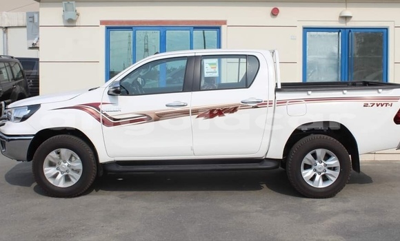 Comprar Usado Toyota Hilux Surf Branco Carro em Namibe em Namibe Province Comprar Usado Toyota Hilux Surf Branco Carro em Namibe em Namibe Province
