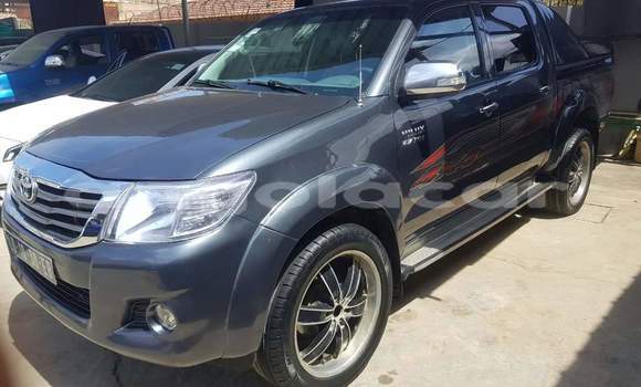 Comprar Usado Toyota Hilux Preto Carro em Namibe em Namibe Province