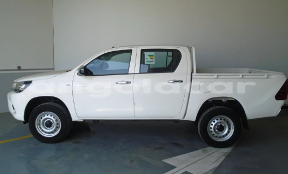 Comprar Usado Toyota Hilux Branco Carro em Luanda em Luanda Province Comprar Usado Toyota Hilux Branco Carro em Luanda em Luanda Province