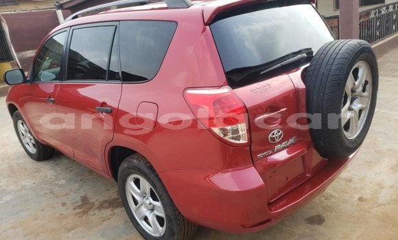 Comprar Usado Toyota RAV4 Vermelho Carro em Luanda em Luanda Province Comprar Usado Toyota RAV4 Vermelho Carro em Luanda em Luanda Province
