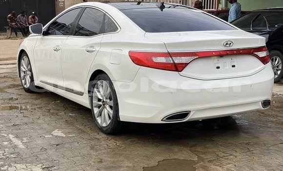 Buy Used Hyundai Azera Red Car in Luanda in Luanda Province