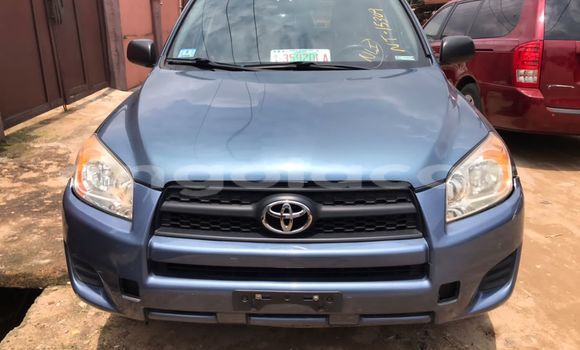 Comprar Usado Toyota RAV4 Azul Carro em Luanda em Luanda Province