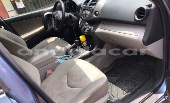 Comprar Usado Toyota RAV4 Azul Carro em Luanda em Luanda Province Comprar Usado Toyota RAV4 Azul Carro em Luanda em Luanda Province