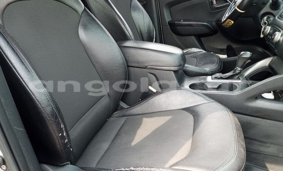 Buy Used Hyundai ix35 Silver Car in Luanda in Luanda Province Buy Used Hyundai ix35 Silver Car in Luanda in Luanda Province