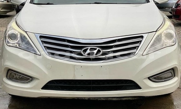 Acheter Occasion Voiture Hyundai Azera Blanc à Luanda, Province de Luanda Acheter Occasion Voiture Hyundai Azera Blanc à Luanda, Province de Luanda