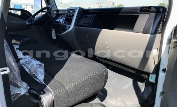 Buy Used Mitsubishi Chariot White Car in Luanda in Luanda Province Buy Used Mitsubishi Chariot White Car in Luanda in Luanda Province