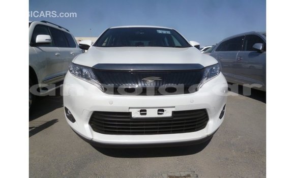 Comprar Importar Toyota Harrier Branco Carro em Import - Dubai em Bengo Province Comprar Importar Toyota Harrier Branco Carro em Import - Dubai em Bengo Province