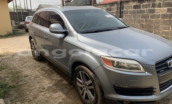 Acheter Occasion Voiture Audi Q7 Gris à Luanda, Province de Luanda