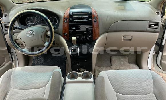 Buy Used Toyota Sienna White Car in Luanda in Luanda Province Buy Used Toyota Sienna White Car in Luanda in Luanda Province
