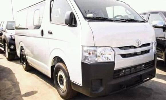 Comprar Usado Toyota Hiace Branco Carro em Luanda em Luanda Province Comprar Usado Toyota Hiace Branco Carro em Luanda em Luanda Province