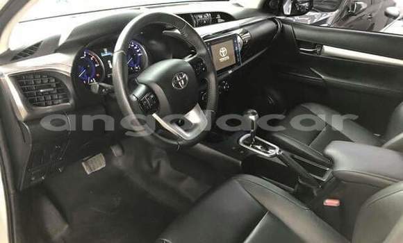 Comprar Usado Toyota Hilux Branco Carro em Namibe em Namibe Province Comprar Usado Toyota Hilux Branco Carro em Namibe em Namibe Province