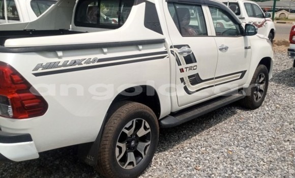 Buy Used Toyota Hilux White Car in Luanda in Luanda Province Buy Used Toyota Hilux White Car in Luanda in Luanda Province