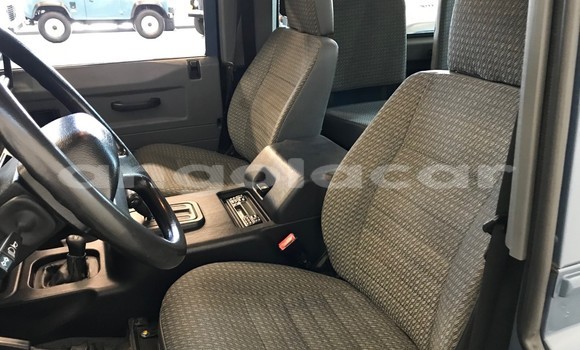 Comprar Usado Land Rover Defender Azul Carro em Luanda em Luanda Province Comprar Usado Land Rover Defender Azul Carro em Luanda em Luanda Province