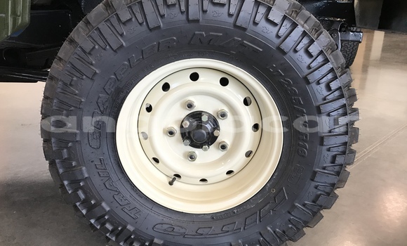 Buy Used Land Rover Defender Black Car in Luanda in Luanda Province Buy Used Land Rover Defender Black Car in Luanda in Luanda Province