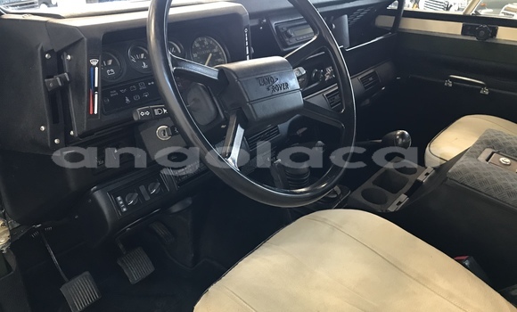 Buy Used Land Rover Defender Black Car in Luanda in Luanda Province Buy Used Land Rover Defender Black Car in Luanda in Luanda Province