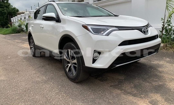 Comprar Usado Toyota RAV4 Branco Carro em Namibe em Namibe Province Comprar Usado Toyota RAV4 Branco Carro em Namibe em Namibe Province