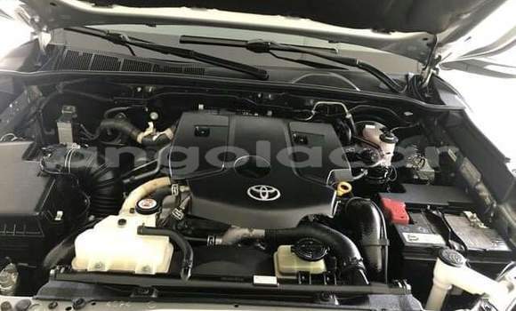 Comprar Usado Toyota Hiluxe VIGO Branco Carro em Namibe em Namibe Province Comprar Usado Toyota Hiluxe VIGO Branco Carro em Namibe em Namibe Province