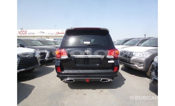 Acheter Import Voiture Toyota Land Cruiser Noir à Import - Dubai, Province de Bengo Acheter Import Voiture Toyota Land Cruiser Noir à Import - Dubai, Province de Bengo