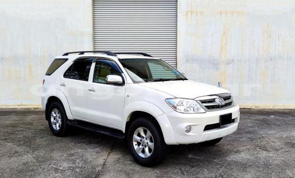 Comprar Usado Toyota Fortuner Branco Carro em Luanda em Luanda Province Comprar Usado Toyota Fortuner Branco Carro em Luanda em Luanda Province